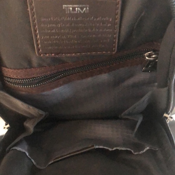 TUMI SLING BAG - Picture 6 of 6